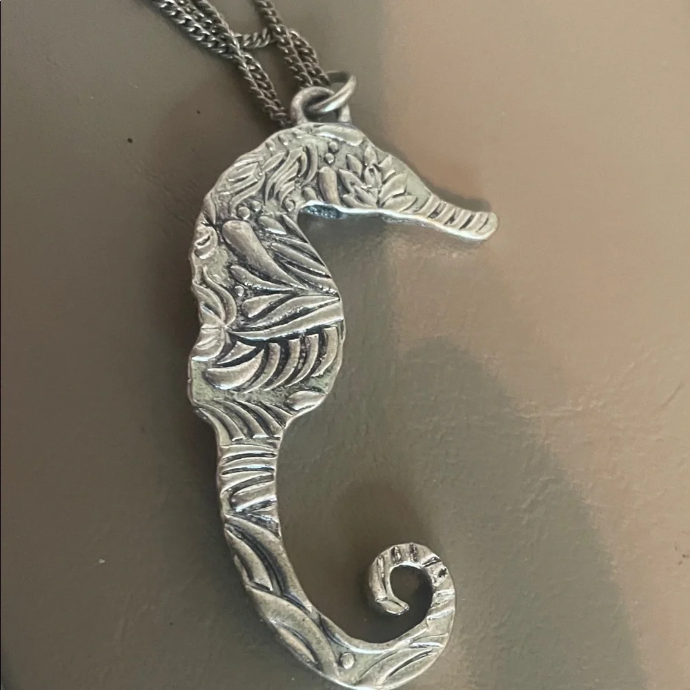 Lucky Brand Silver Seahorse Pendant - Picture 4 of 5